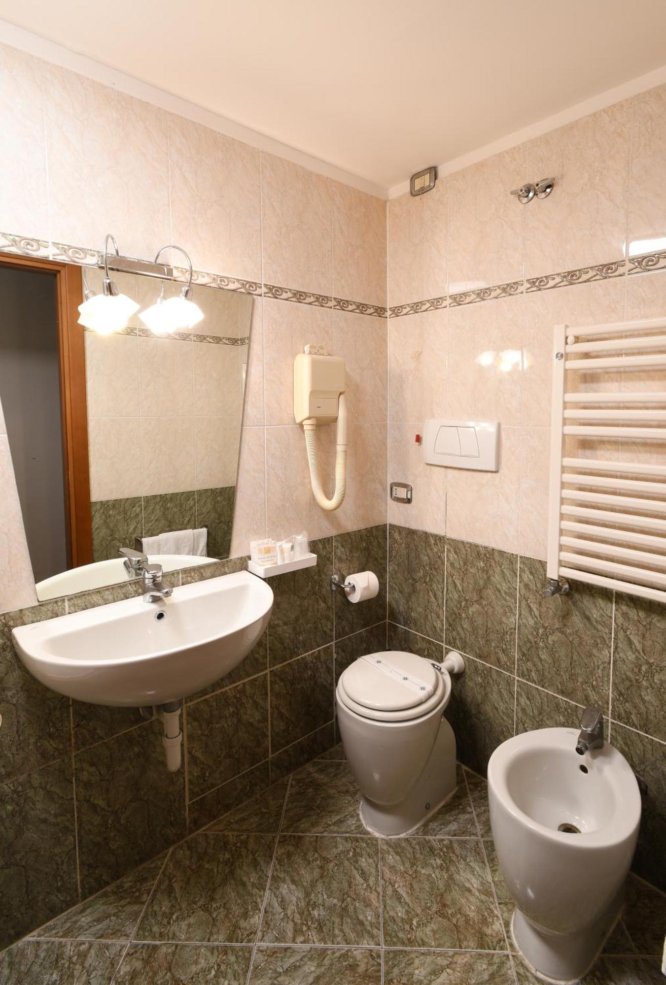 Hotel Cavour Rapallo Exterior foto