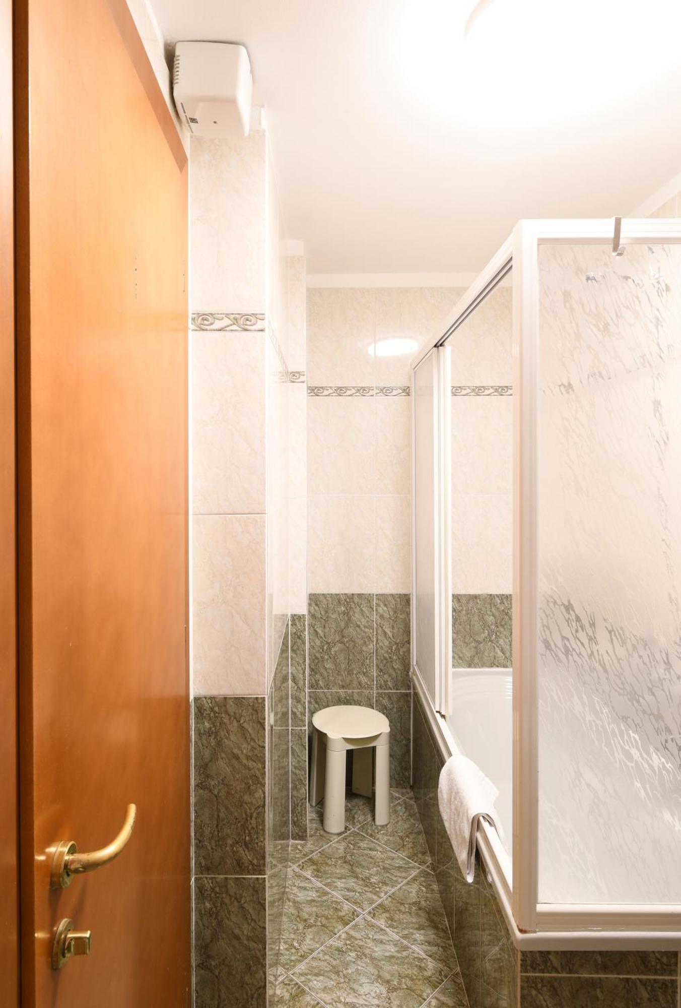 Hotel Cavour Rapallo Exterior foto