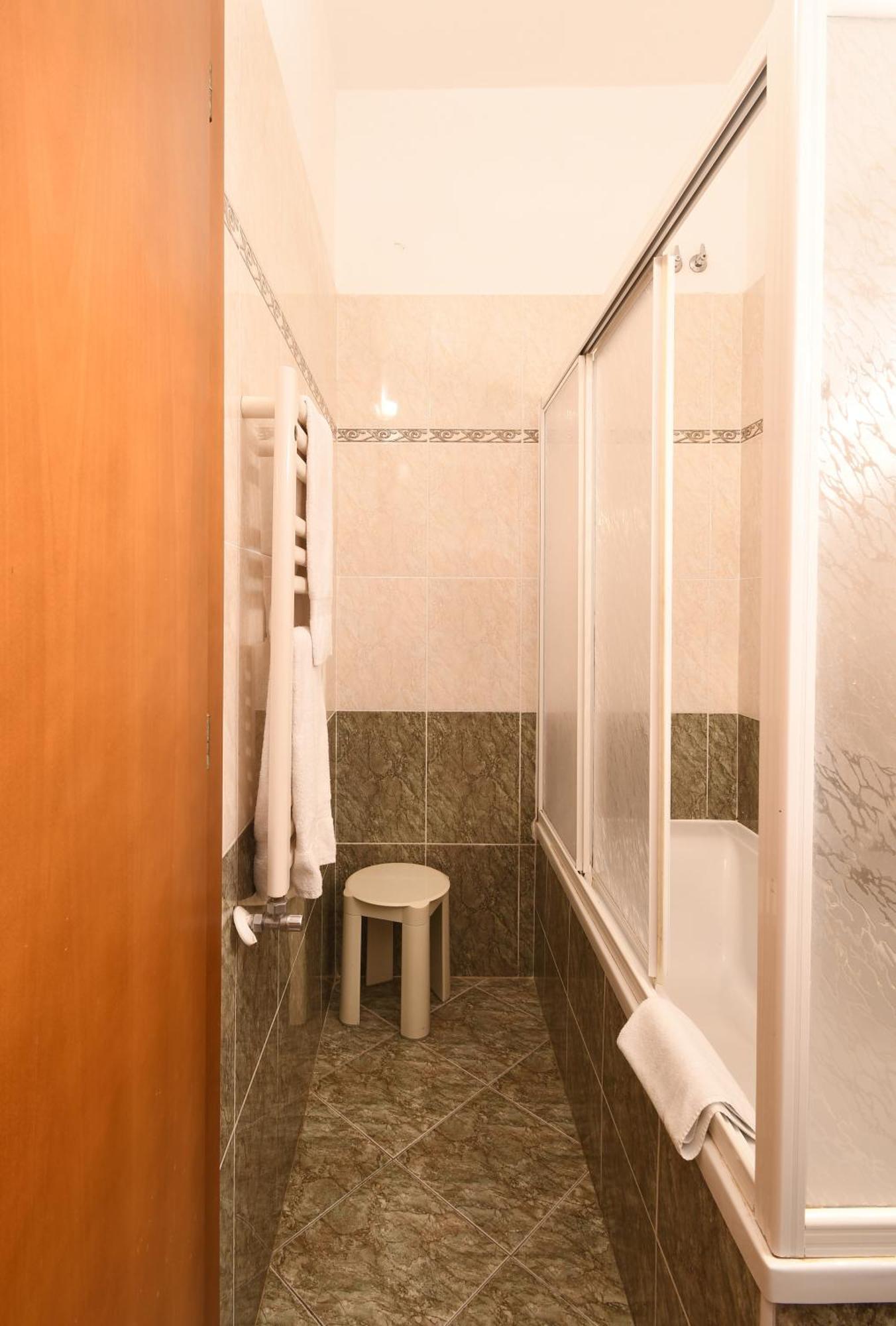 Hotel Cavour Rapallo Exterior foto
